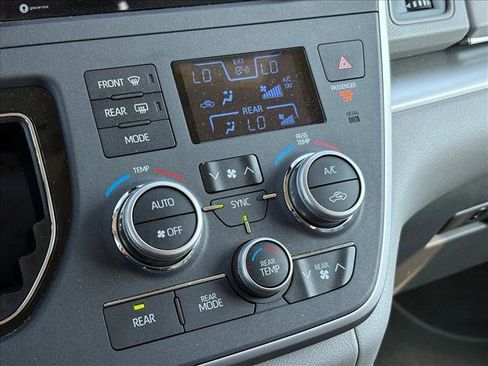 Used 2020 Toyota Sienna LE image 16