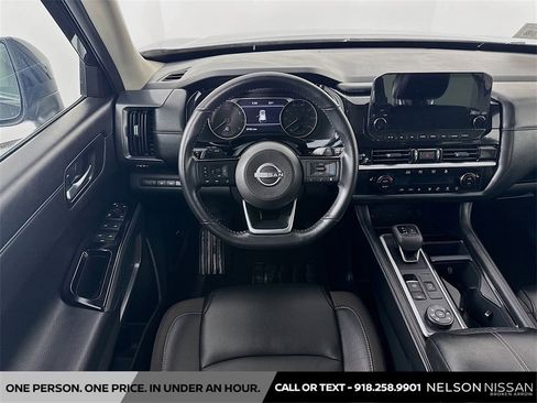 Certified 2025 Nissan Pathfinder SL image 22
