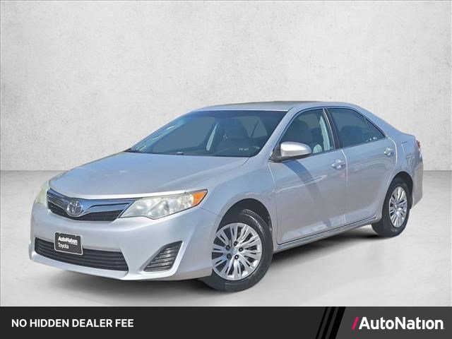 Used 2014 Toyota Camry LE FWD image 1