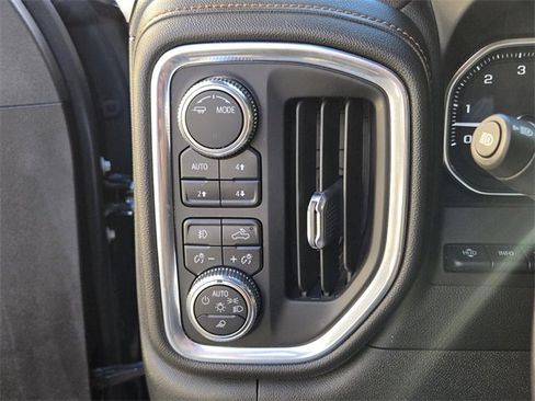 Certified 2022 GMC Sierra 1500 AT4 w/ AT4 Premium Package image 28