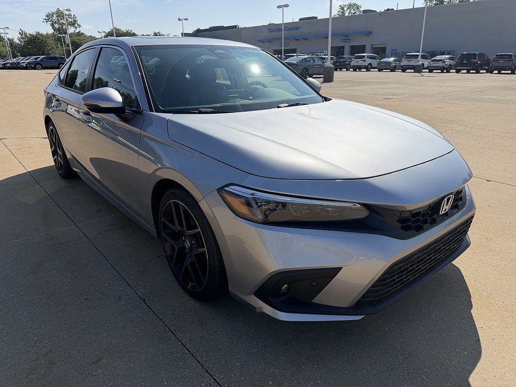 Used 2022 Honda Civic Sport Touring image 2