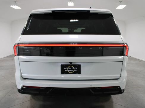 New 2026 Lincoln Navigator L Reserve AWD/4WD image 7