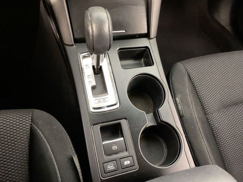 Used 2017 Subaru Outback 2.5i Premium image 15