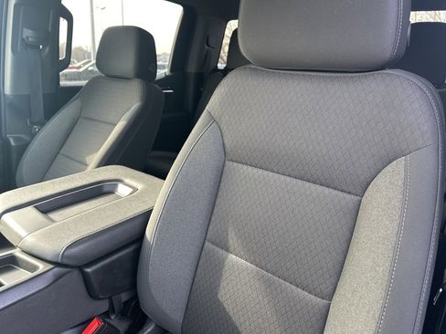 Used 2024 GMC Sierra 1500 SLE image 11