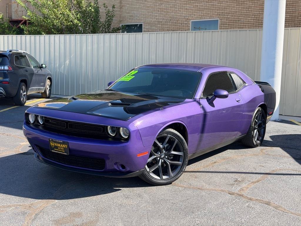 Used 2019 Dodge Challenger SXT w/ Blacktop Package RWD image 7