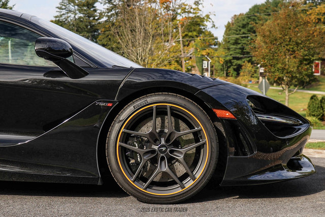 Used 2025 McLaren 750S RWD image 10