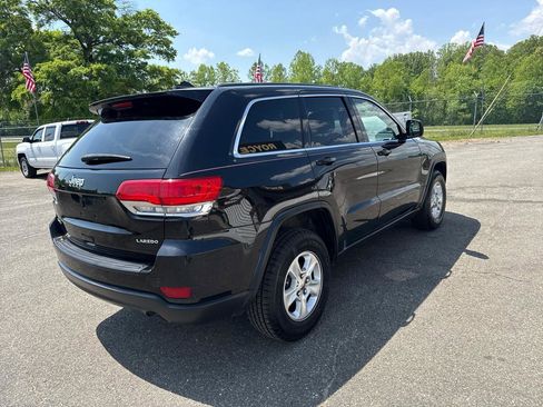 Used 2017 Jeep Grand Cherokee Laredo AWD/4WD image 7