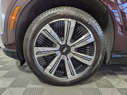 Used 2025 Cadillac Escalade IQ Luxury 2 w/ LPO, Premium Carpet Package image 43