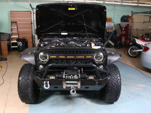 Used 2015 Jeep Wrangler Unlimited Sport AWD/4WD image 7