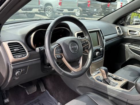Used 2017 Jeep Grand Cherokee Limited RWD image 13
