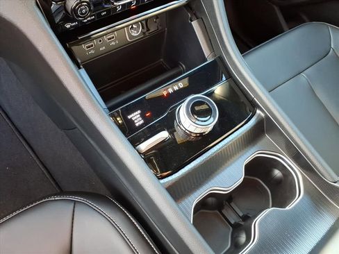 New 2025 Jeep Grand Cherokee Limited image 23