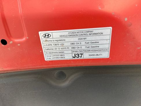 Used 2020 Hyundai Veloster Turbo image 22