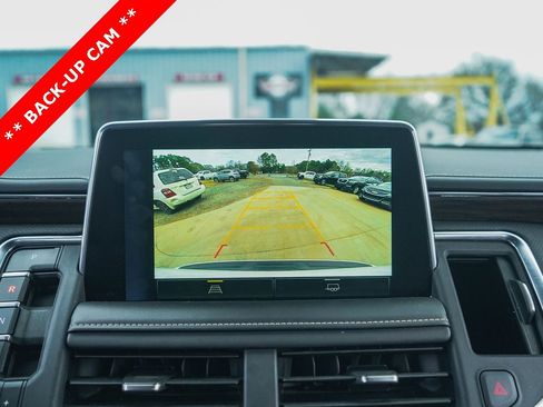 Used 2023 Chevrolet Suburban Premier image 9