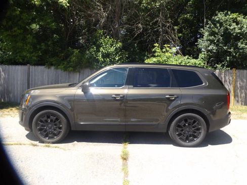 Used 2021 Kia Telluride EX w/ EX Premium Package AWD/4WD image 2