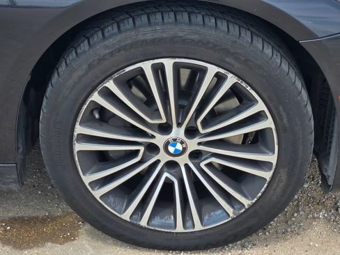 Used 2020 BMW 530i w/ Premium Package RWD image 8