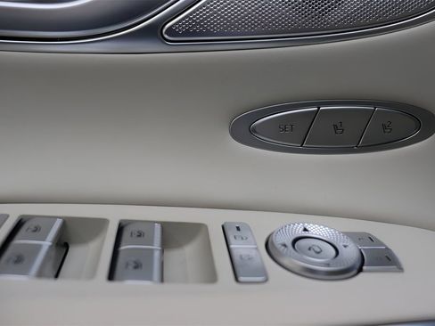 New 2026 Genesis GV70 2.5T Select AWD/4WD image 10