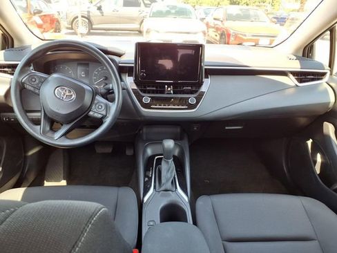 Used 2025 Toyota Corolla LE image 10