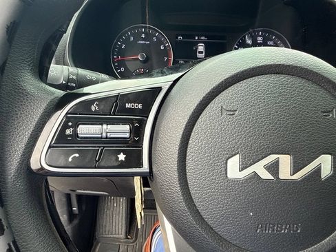 Used 2024 Kia Forte LXS w/ LXS Technology Package FWD image 15