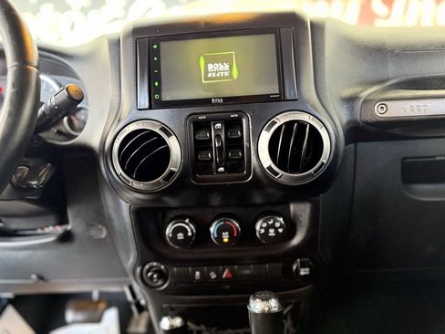 Used 2015 Jeep Wrangler Unlimited Sport w/ Quick Order Package 24S image 21