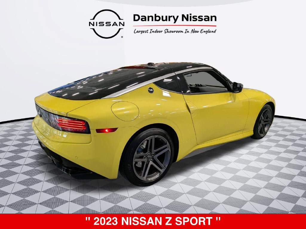 Used 2023 Nissan Z w/ Floor Mat Package RWD image 3