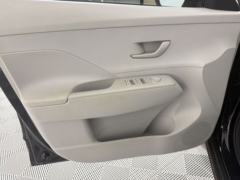 Used 2025 Hyundai Kona SEL FWD image 20
