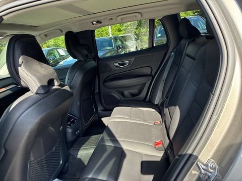 Used 2020 Volvo V60 T5 Cross Country AWD/4WD image 10