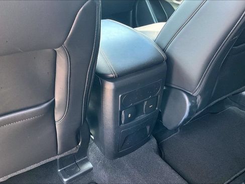 Used 2024 Ford Explorer XLT w/ Equipment Group 202A AWD/4WD image 33