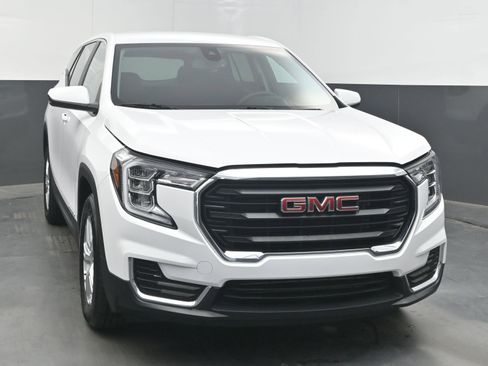 Used 2024 GMC Terrain SLE FWD image 3