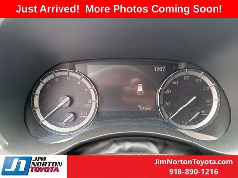 Used 2020 Toyota Highlander XLE image 13