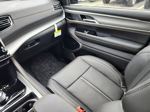 New 2026 Jeep Grand Wagoneer 4WD image 15