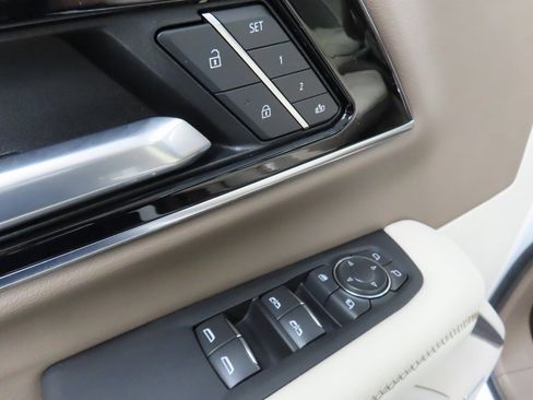 Used 2025 GMC Yukon Denali w/ Denali Reserve Package image 62