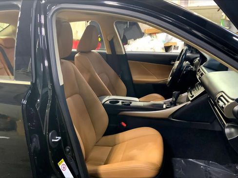 Used 2016 Lexus IS 300 AWD image 8