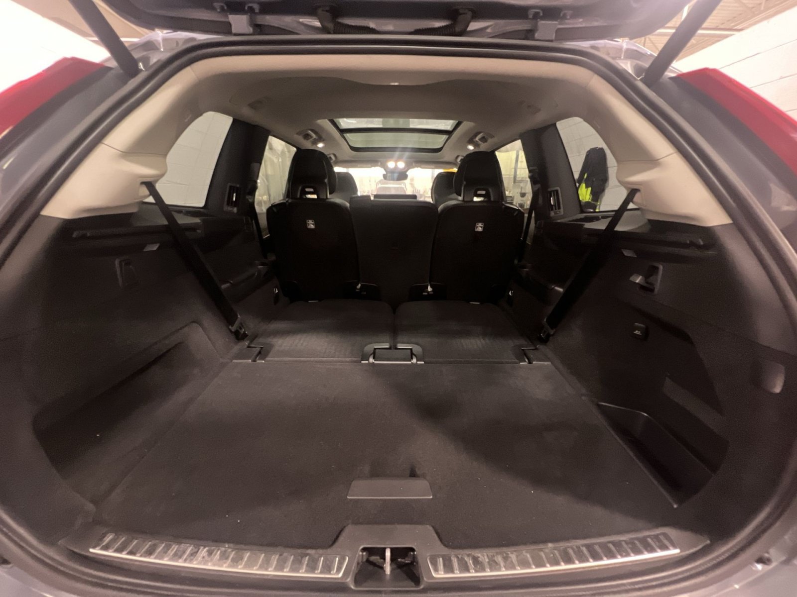 Used 2023 Volvo XC90 B6 Plus AWD/4WD image 27