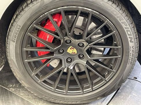 Used 2021 Porsche Cayenne GTS image 14