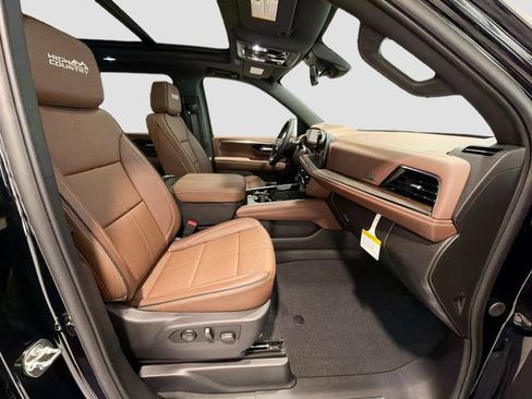 New 2026 Chevrolet Suburban High Country AWD/4WD image 27