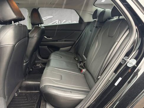 Used 2023 Hyundai Elantra Limited image 22