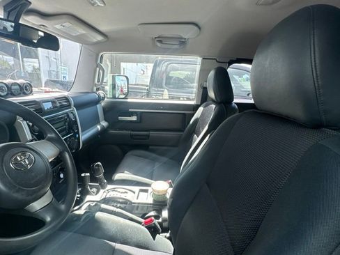 Used 2010 Toyota FJ Cruiser 4WD image 9