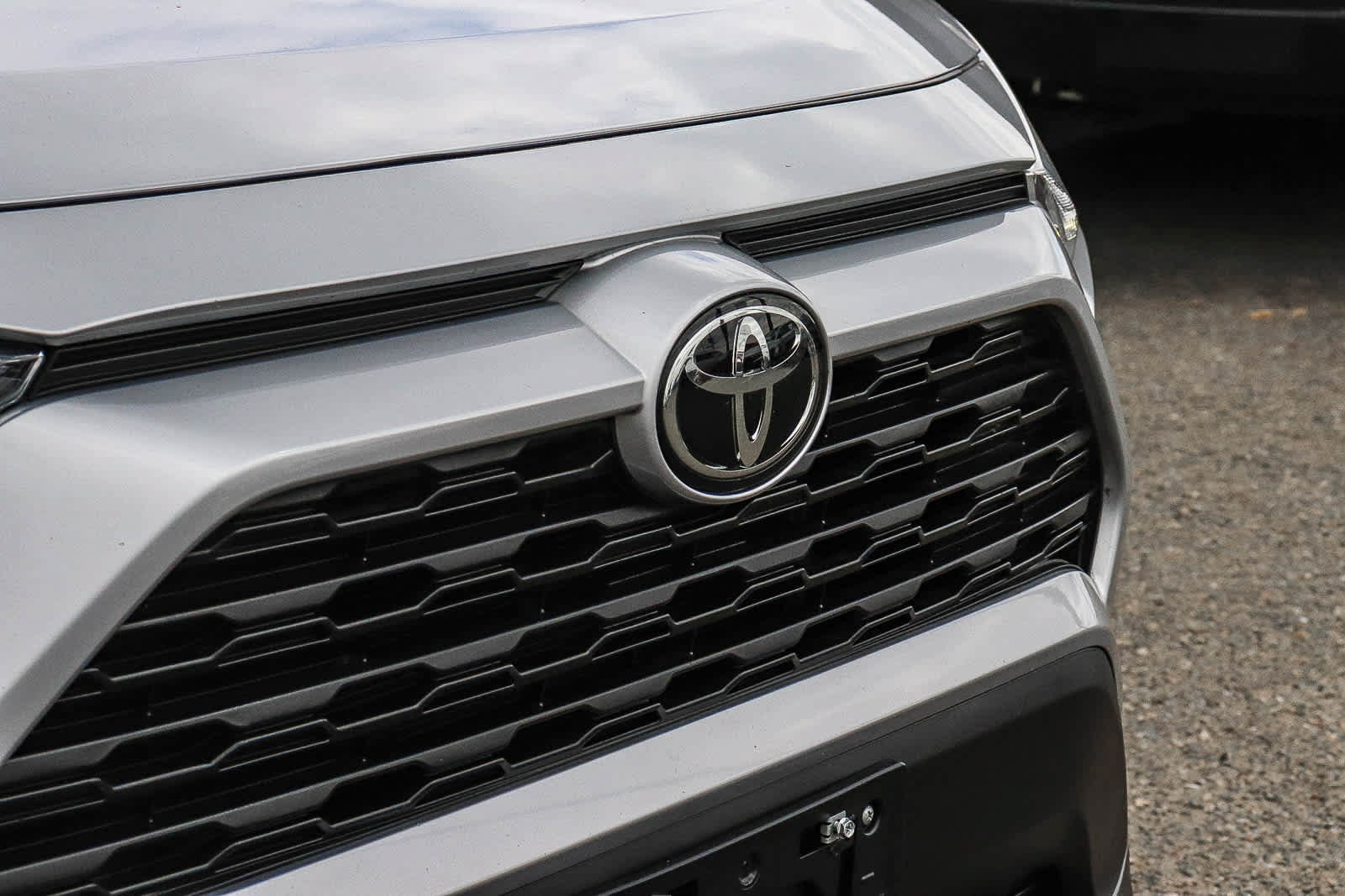 Used 2024 Toyota RAV4 LE AWD/4WD image 6
