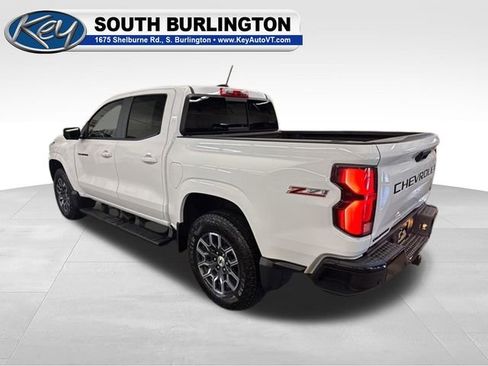 Used 2025 Chevrolet Colorado Z71 w/ Technology Package AWD/4WD image 3