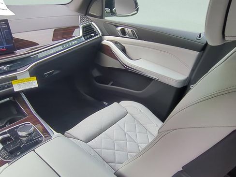 New 2026 BMW X5 xDrive40i AWD/4WD image 13