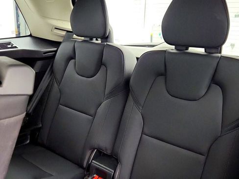 Used 2025 Volvo XC90 B6 Plus image 23