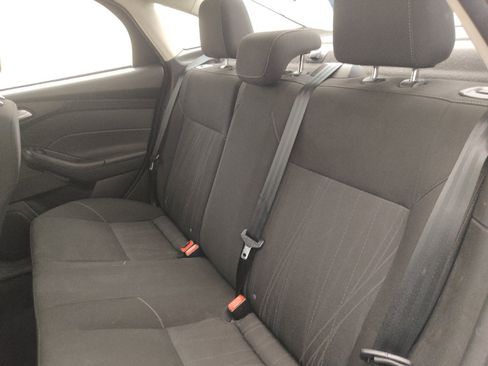 Used 2018 Ford Focus SE FWD image 18
