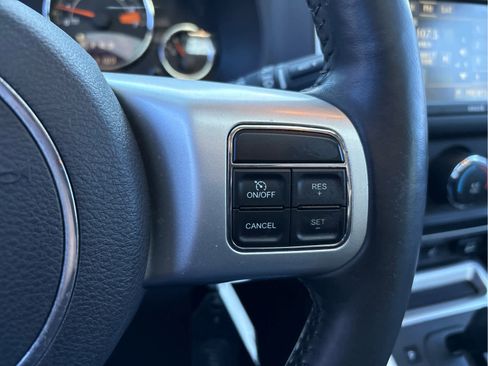 Used 2015 Jeep Compass High Altitude image 26