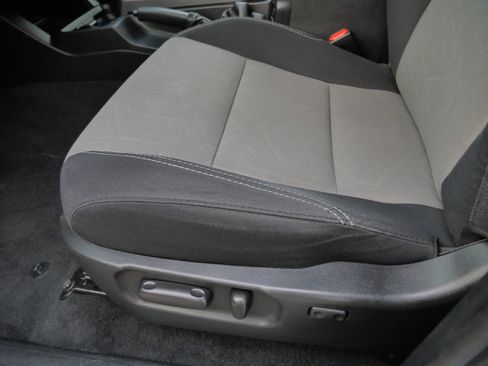 Certified 2022 Toyota Tacoma TRD Off-Road image 21