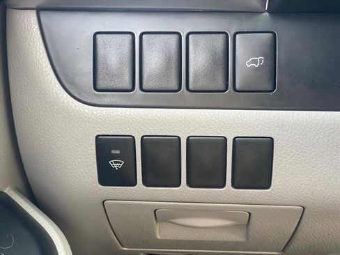 Used 2015 Toyota Highlander Plus FWD image 18