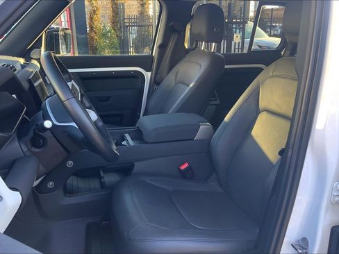 Used 2023 Land Rover Defender 130 S image 7