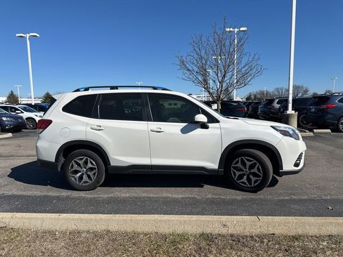 Used 2022 Subaru Forester Premium image 13