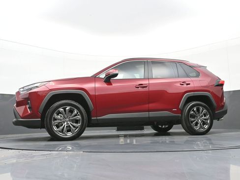 Used 2023 Toyota RAV4 XLE Premium image 45
