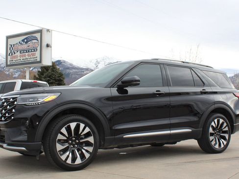 Used 2025 Ford Explorer Platinum w/ LUX Leather Package image 4