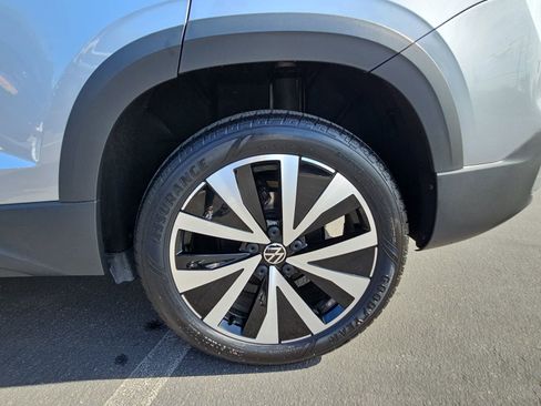 Used 2022 Volkswagen Taos SE image 30